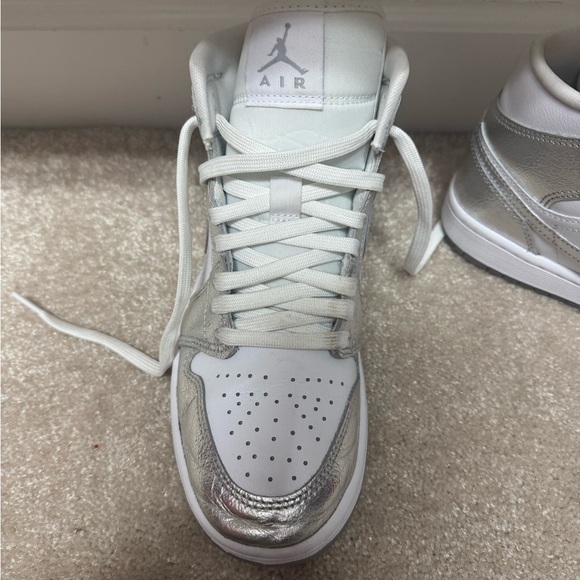 Nike Women's Sneakers in White and Silver - Picture 3 of 7